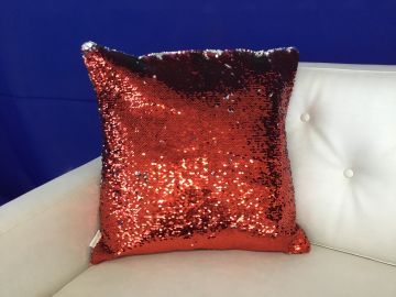 Almofada de paetê vermelho / fundo prata - 45x45 cm