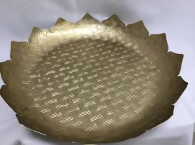 Centro de mesa alumínio dourado formato de flor 49,5x49,5x8cm