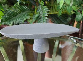 Doceira oval cor cinza resina testurizada45x19,5cm