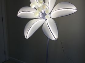 Flor branca led - 90 cm