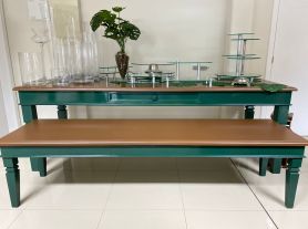 Mesa retangular marrom e verde talhada - 2,50x0,90 m