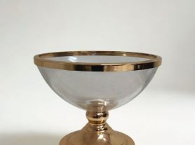 Porta doce redondo vidro c/ pé dourado - 20,5x24cm