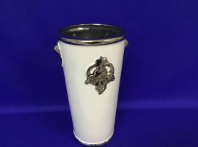 Vaso de cerâmica branco c/brasão prata 30X16cm